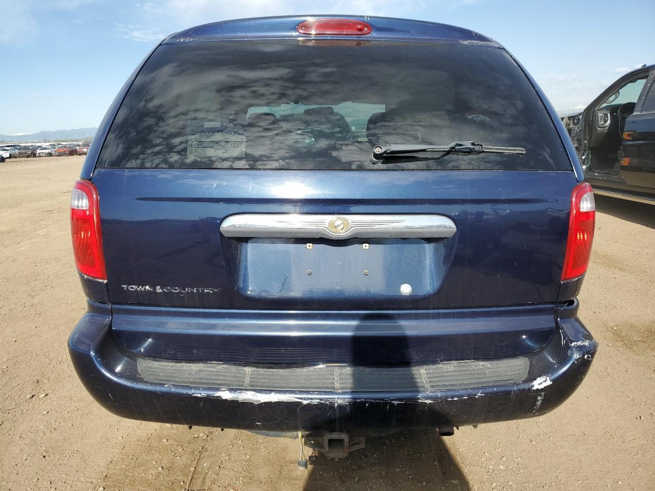 2005 Chrysler Town & Country - Фото 6