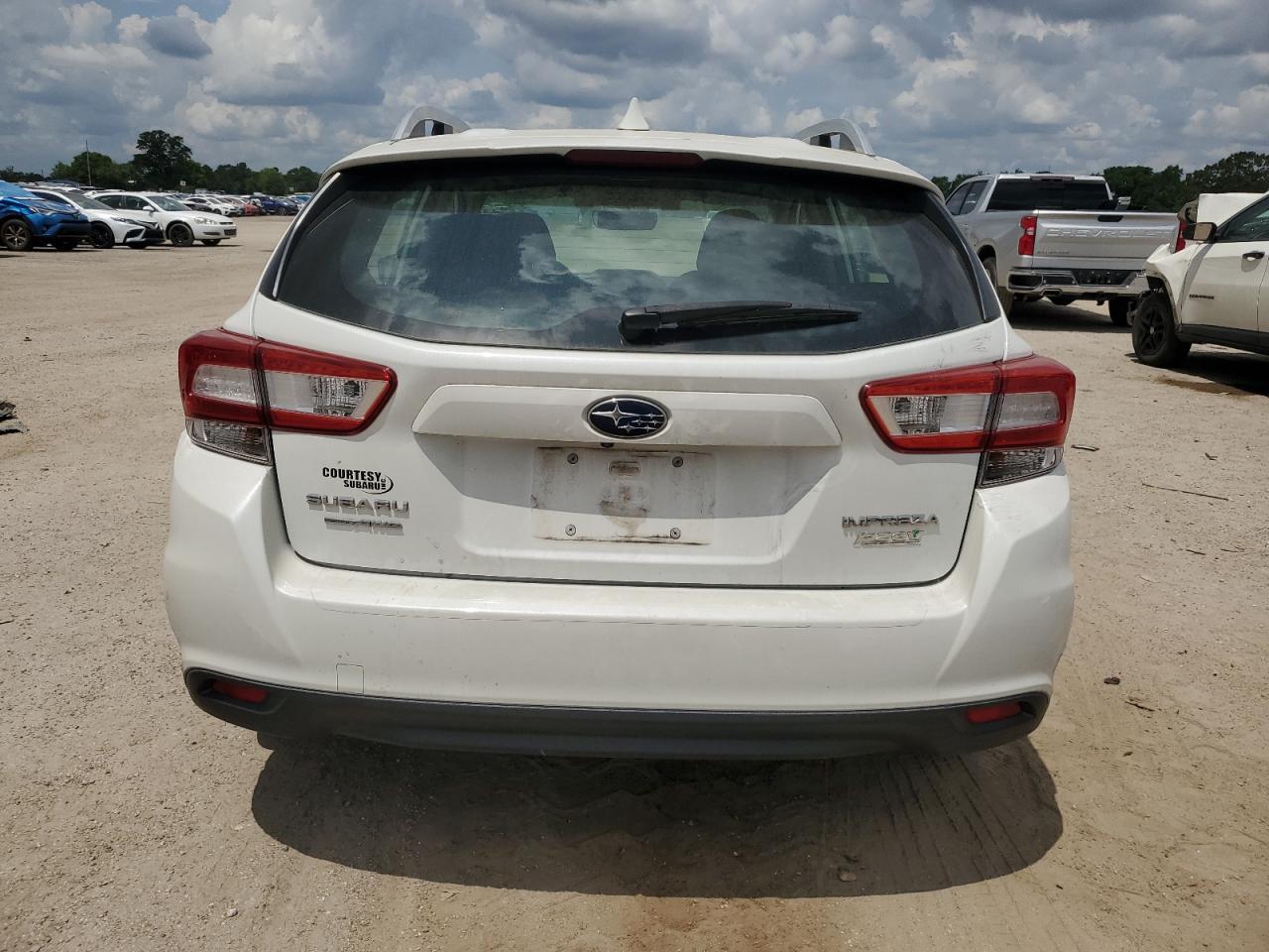 2017 Subaru Impreza Premium Plus - Фото 6