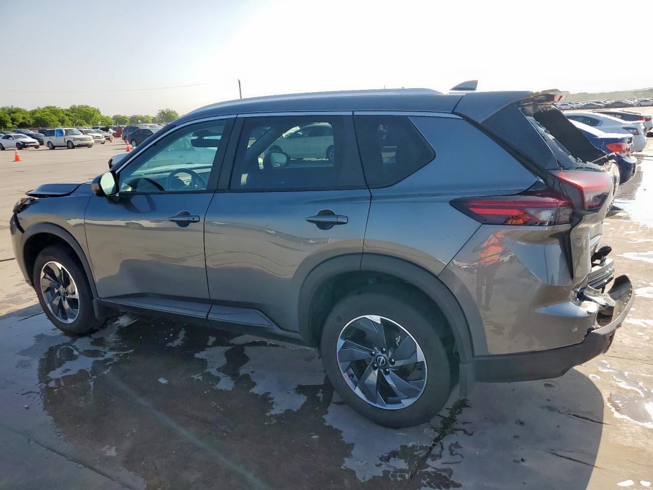 2024 Nissan Rogue Sv - Image 2