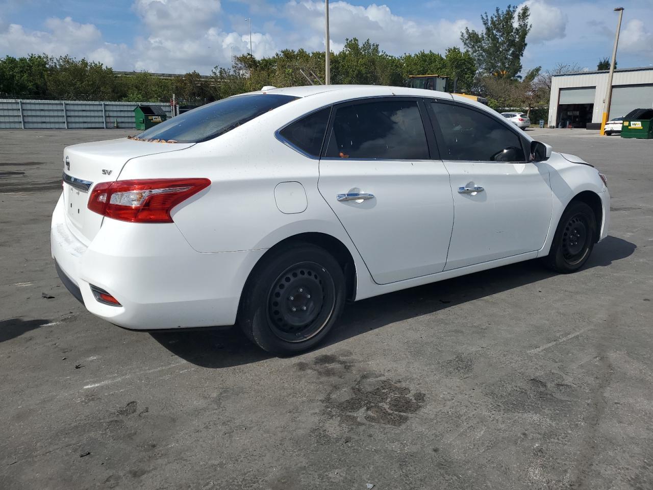 2016 Nissan Sentra S - Фото 3