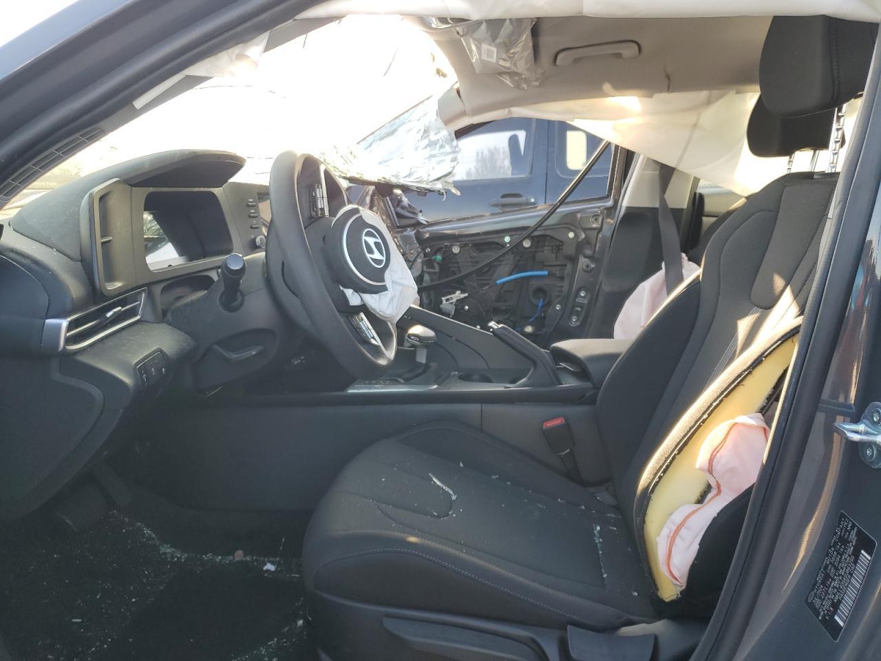 2025 Hyundai Elantra Se - Image 7