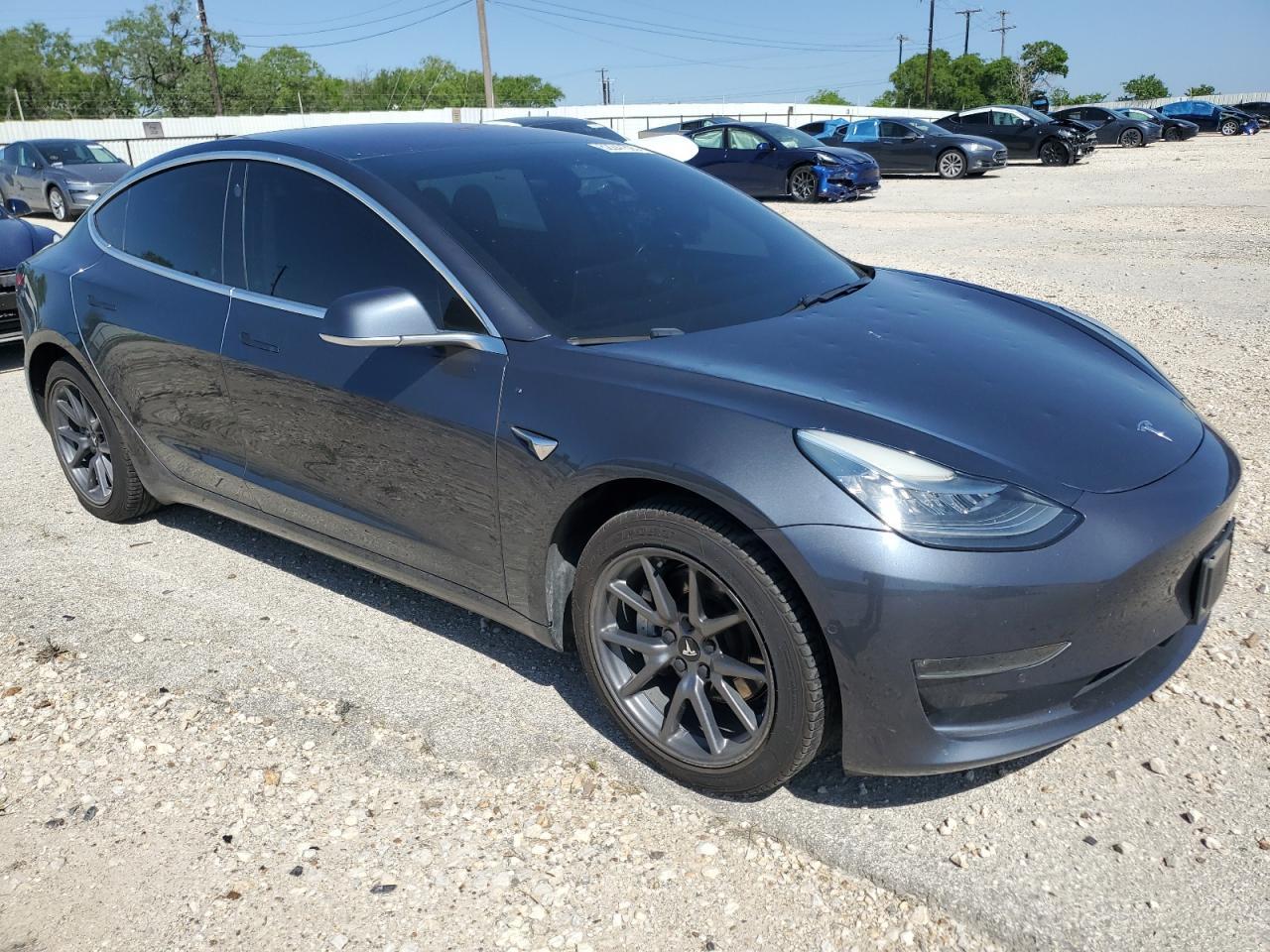 2018 Tesla Model 3 - Фото 4
