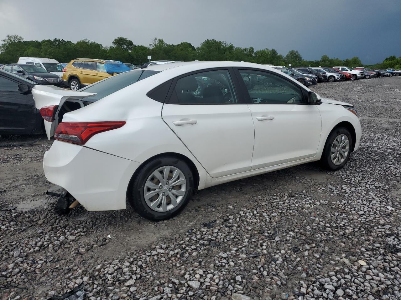 2021 Hyundai Accent Se - Фото 3