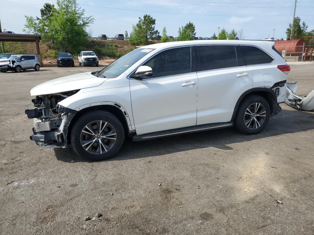 2017 Toyota Highlander Le