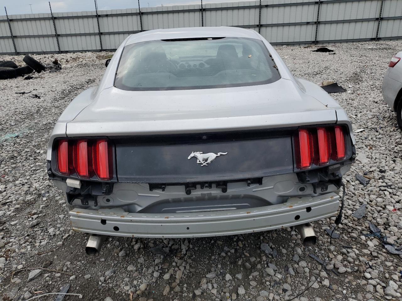 2017 Ford Mustang - Фото 6