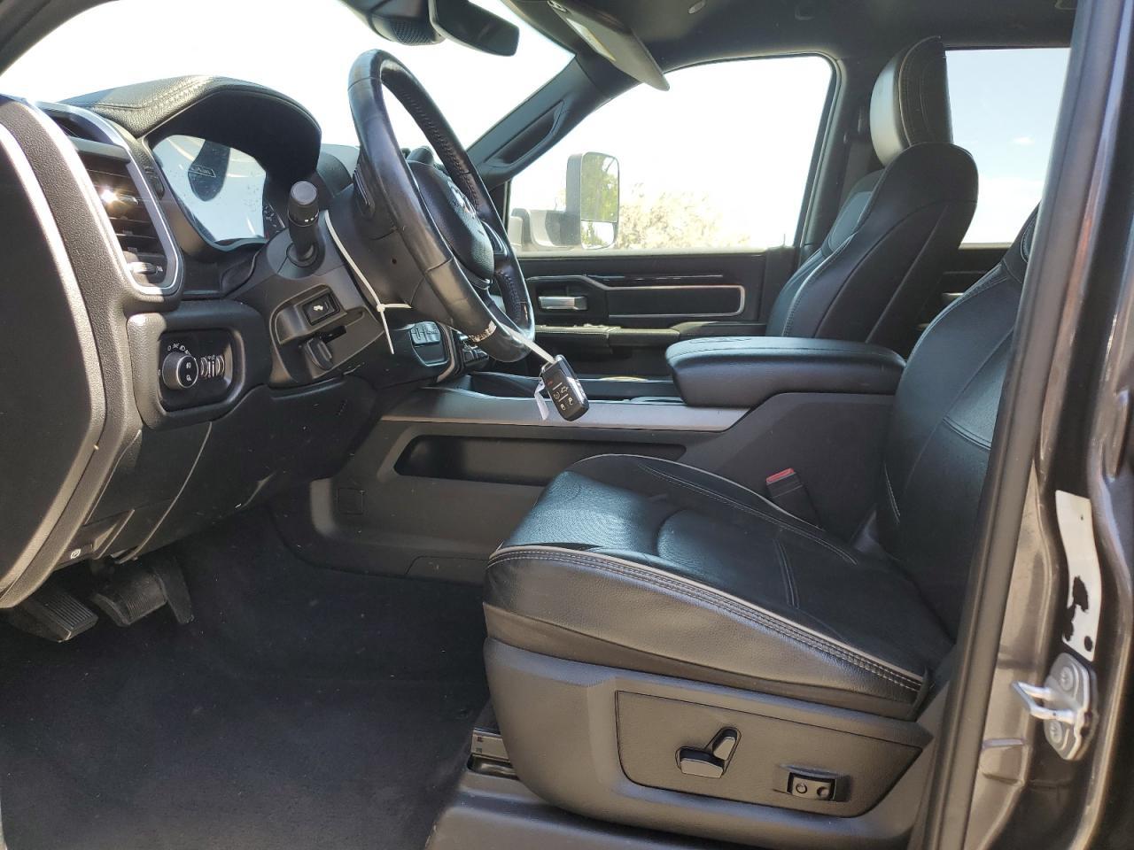 2020 Ram 3500 Laramie - Фото 7