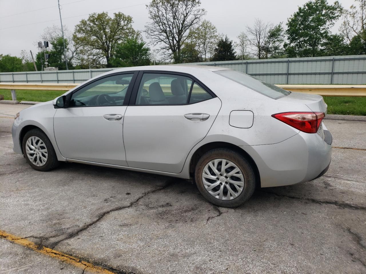 2018 Toyota Corolla L - Фото 2