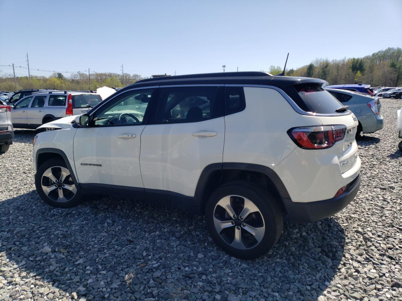 2018 Jeep Compass Latitude - Image 2