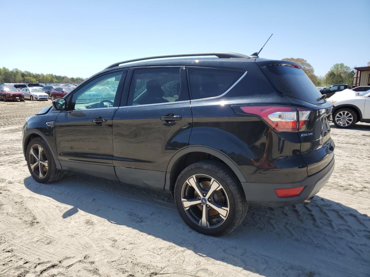 2018 Ford Escape Sel - Image 2