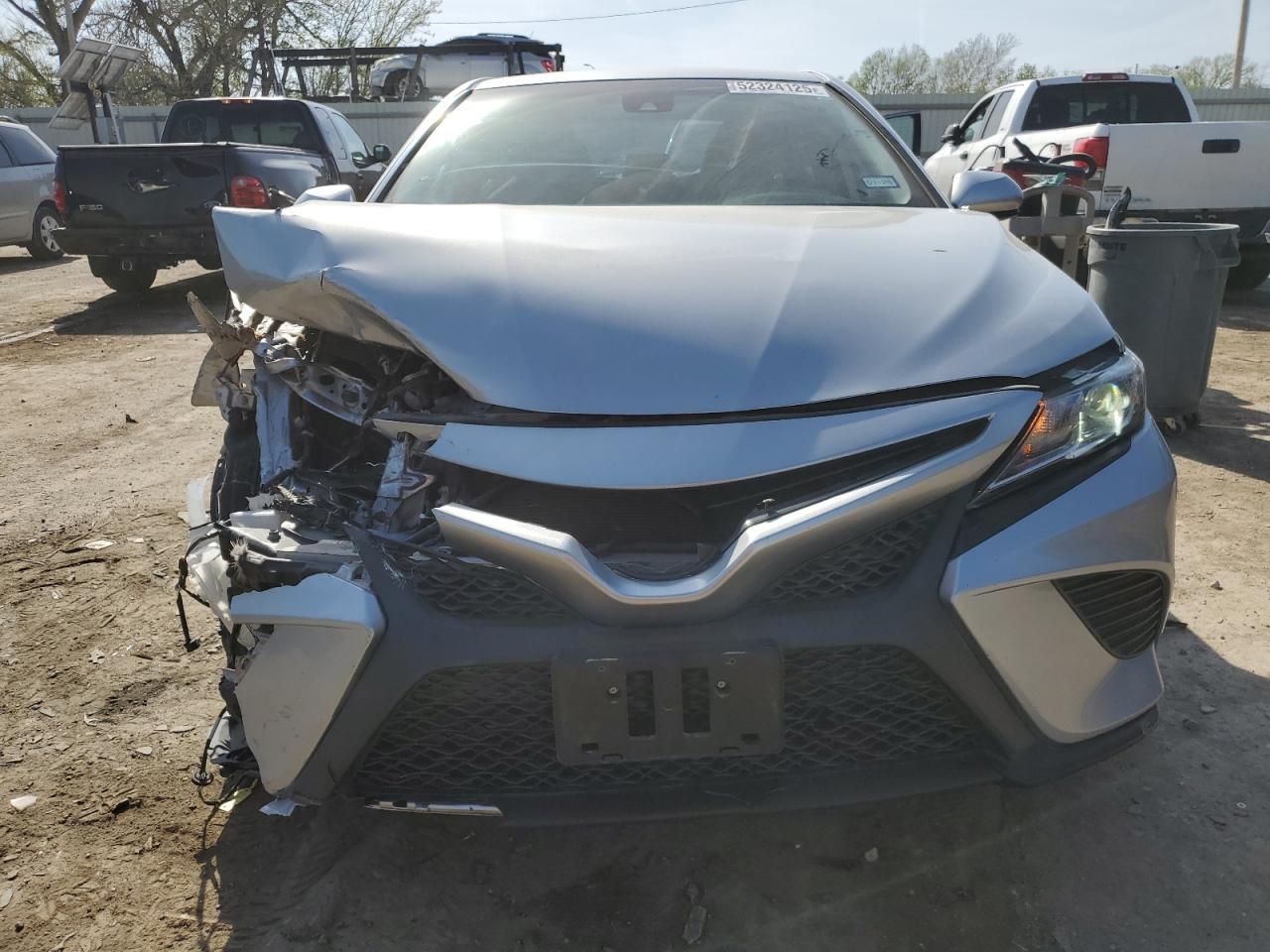 2020 Toyota Camry Se - Image 5
