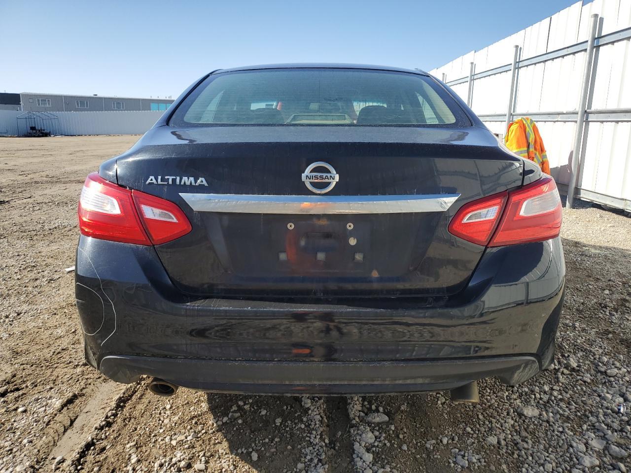 2017 Nissan Altima 2.5 - Image 6