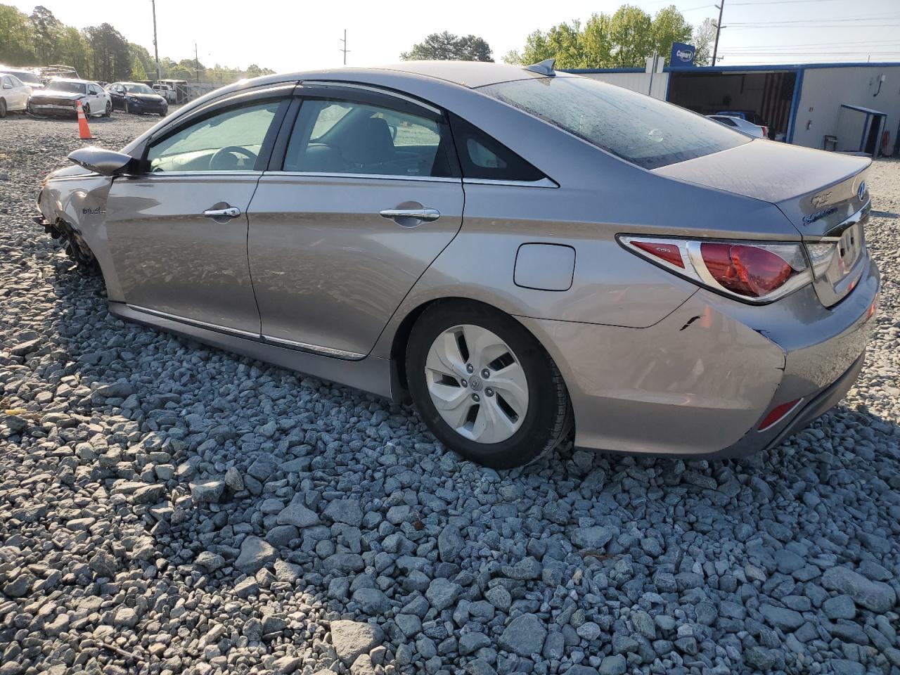 2013 Hyundai Sonata Hybrid - Image 2