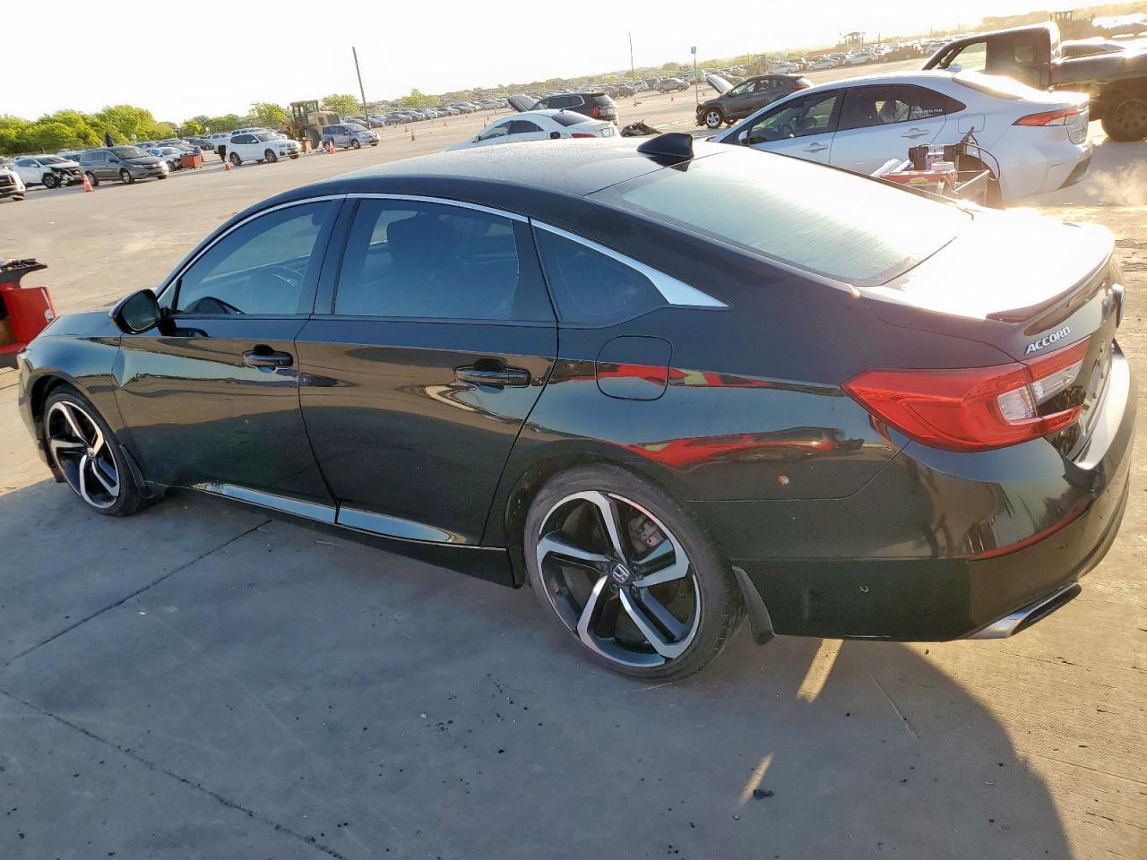 2019 Honda Accord Sport - Фото 2