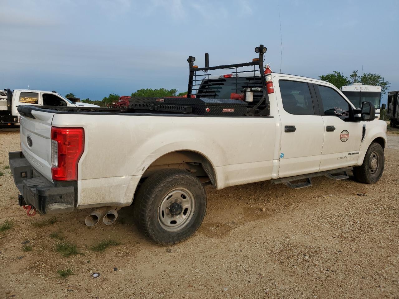 2019 Ford F350 Super Duty - Фото 3