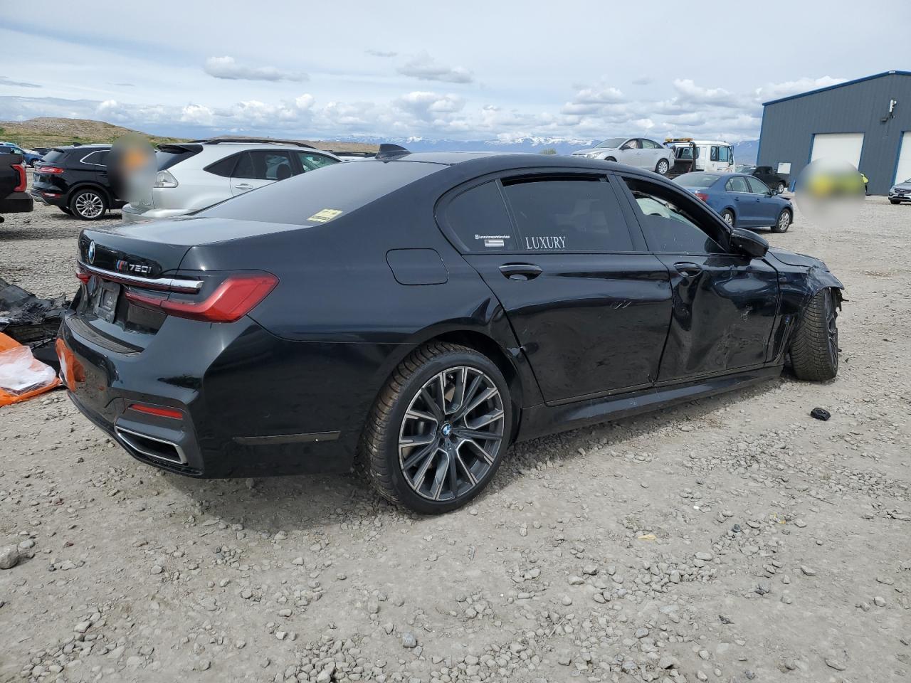 2021 BMW 750 Xi - Фото 3
