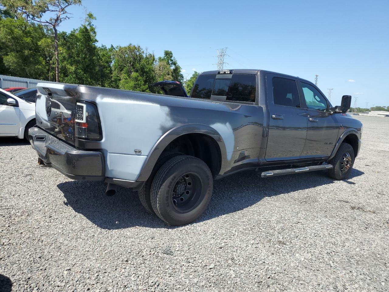 2020 Ram 3500 Laramie - Фото 3