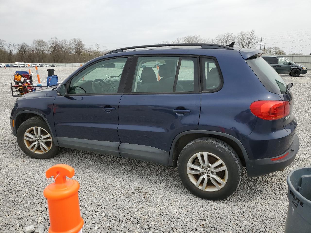 2015 Volkswagen Tiguan S - Image 2