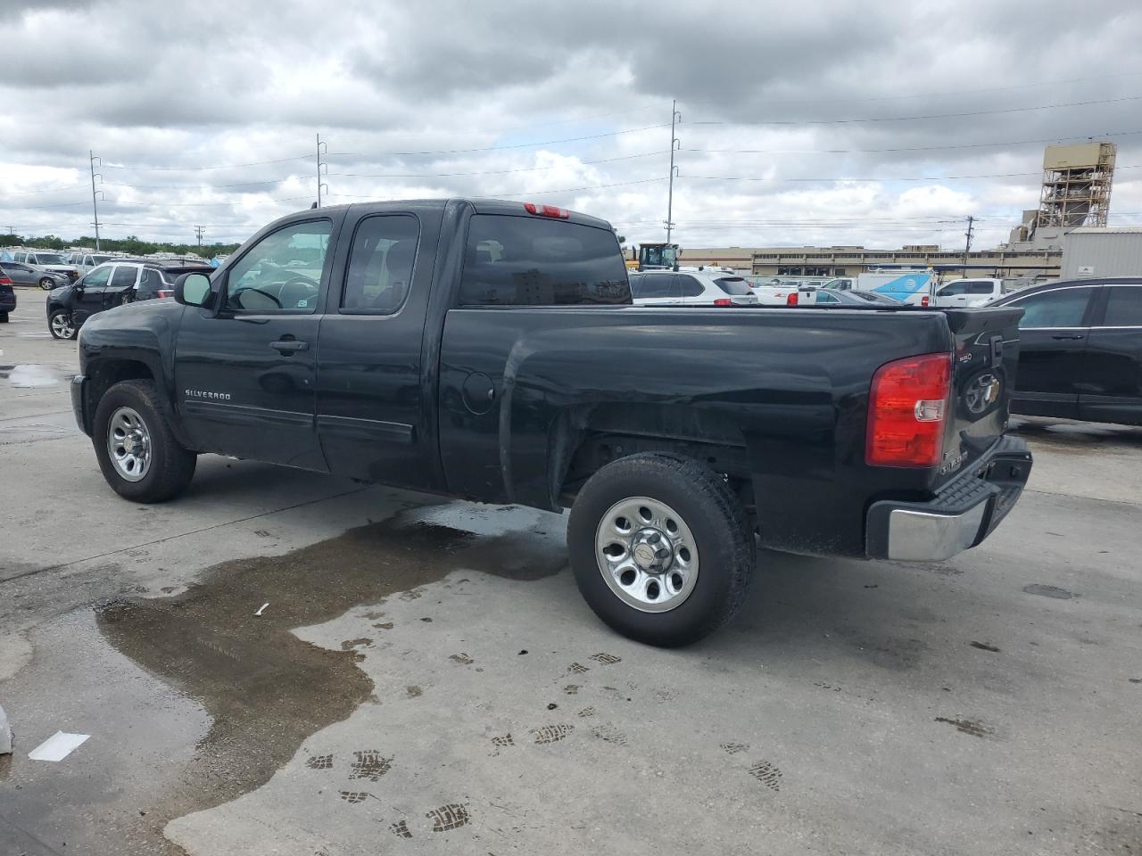 2011 Chevrolet Silverado C1500 Ls - Image 2