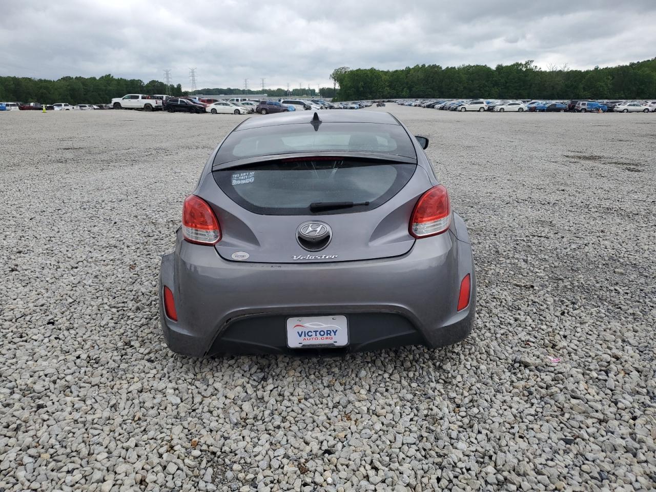 2016 Hyundai Veloster - Image 7