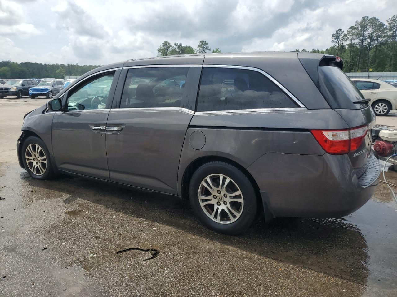 2013 Honda Odyssey Exl - Image 2