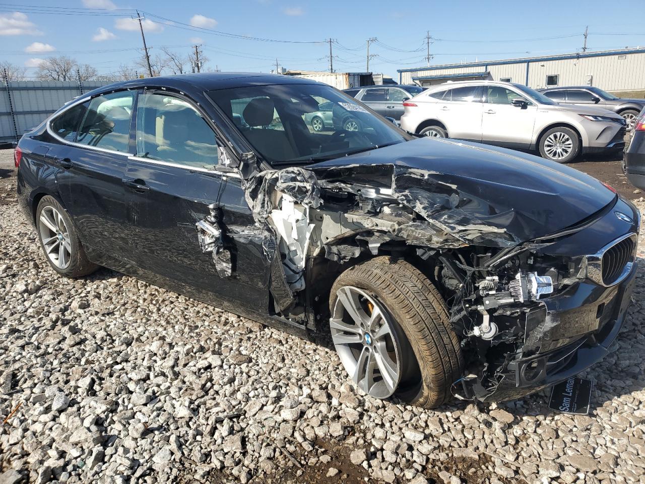 2017 BMW 330 Xigt - Фото 4