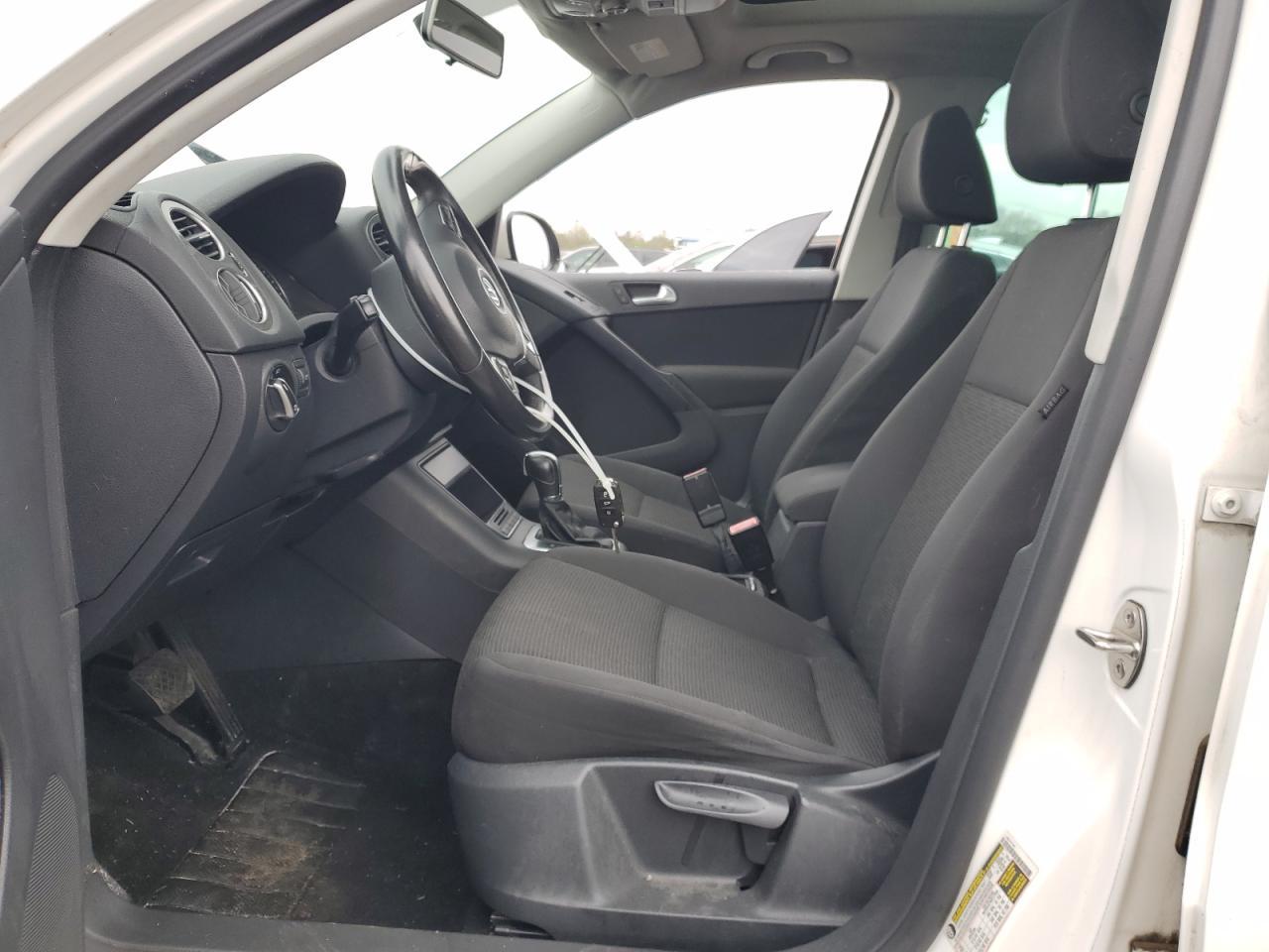 2013 Volkswagen Tiguan S - Image 7