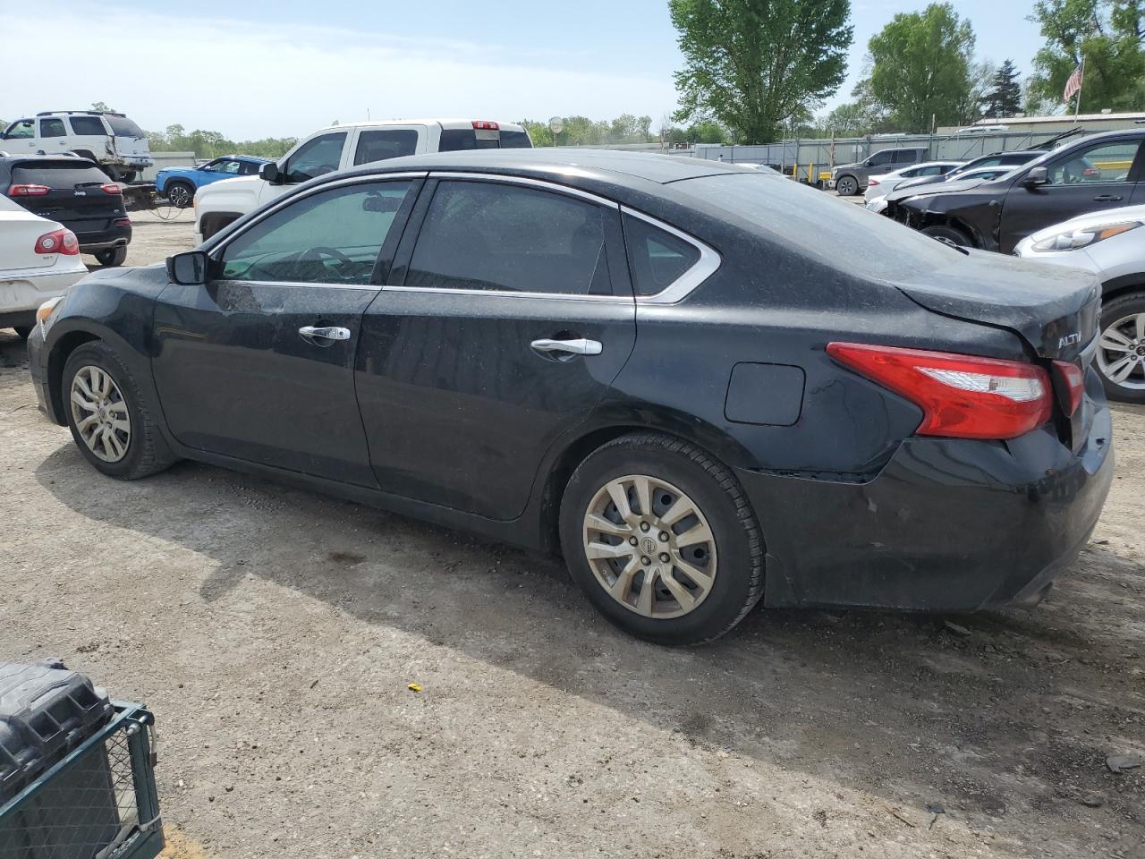 2016 Nissan Altima 2.5 - Image 2