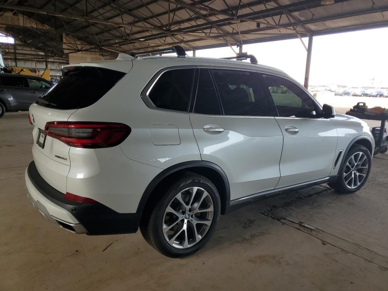 2020 BMW X5 xDrive50I - Image 3