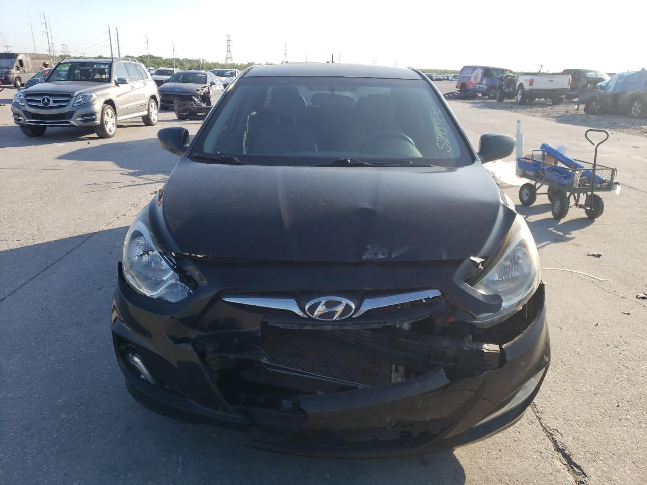 2012 Hyundai Accent Gls - Фото 5