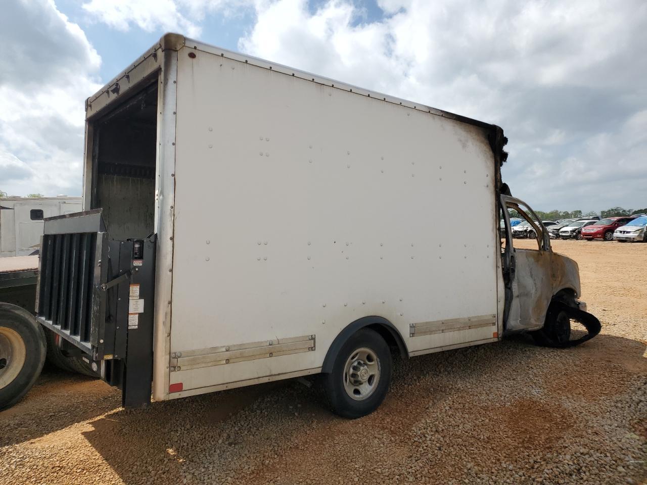 2021 Chevrolet Express G3500 - Фото 3