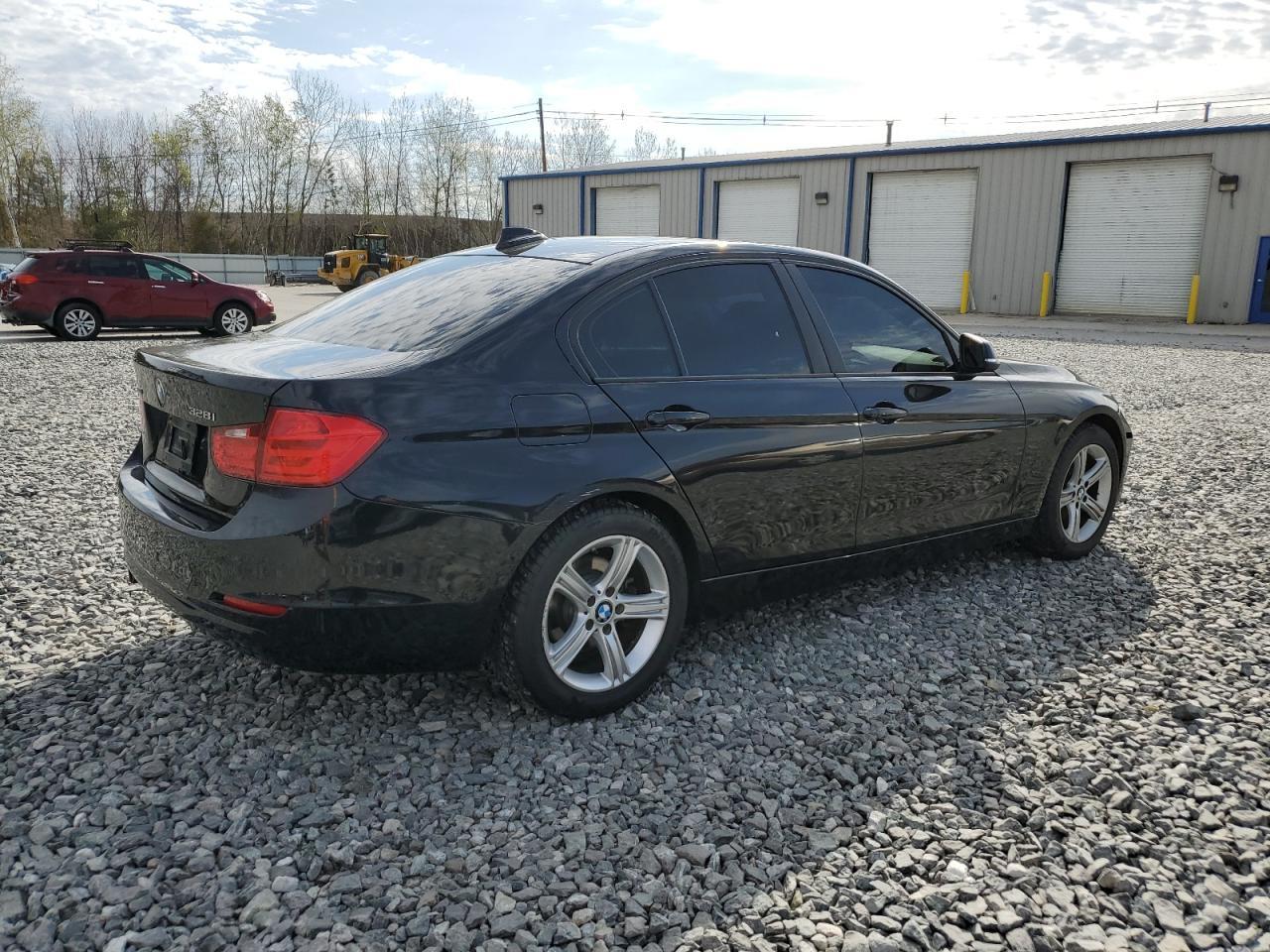 2015 BMW 328 Xi - Image 3