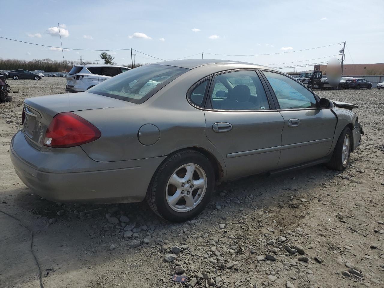 2003 Ford Taurus Se - Image 3