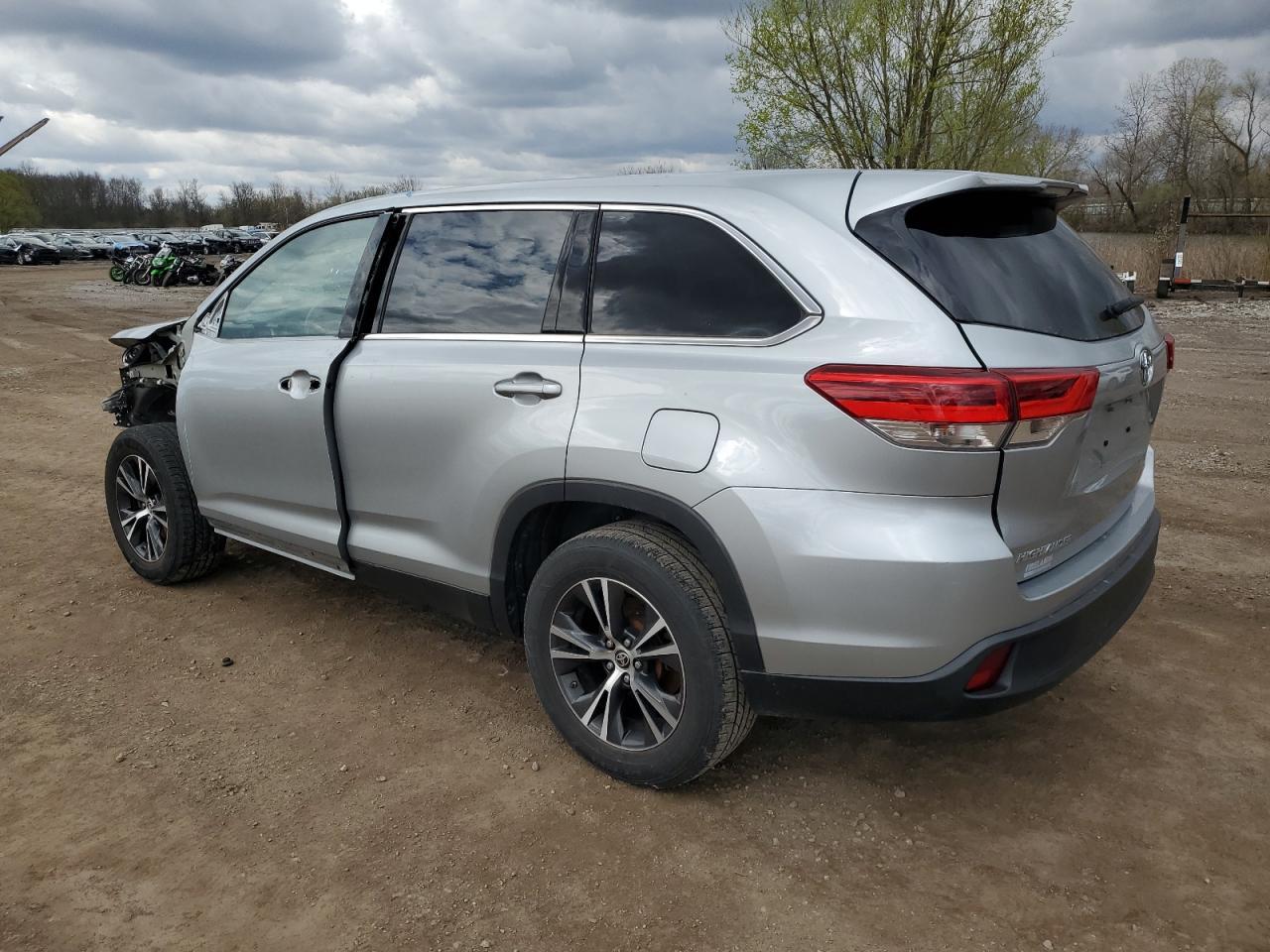 2019 Toyota Highlander Le - Image 2