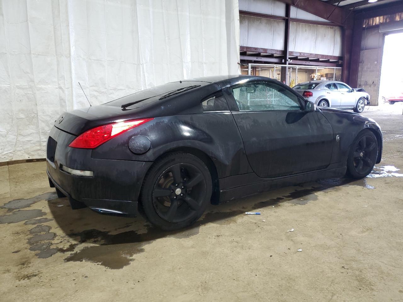 2007 Nissan 350Z Coupe - Image 3