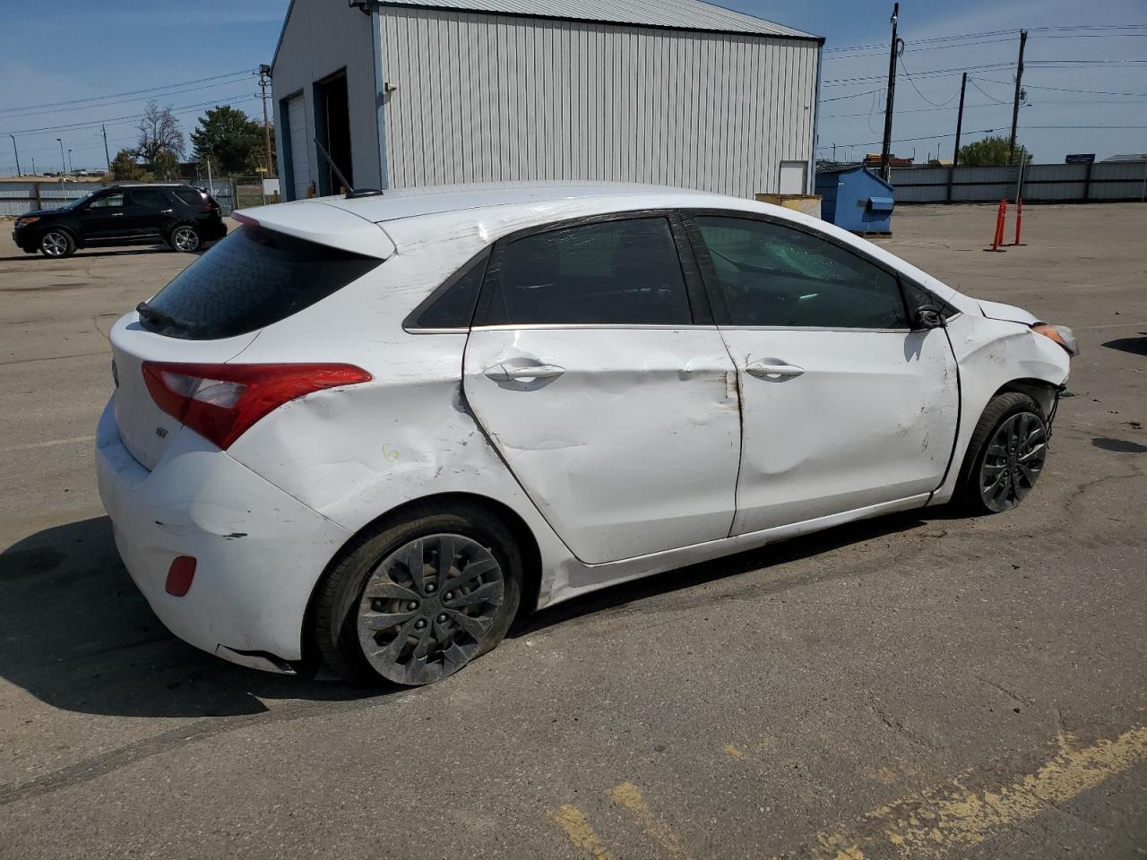 2017 Hyundai Elantra Gt - Image 3