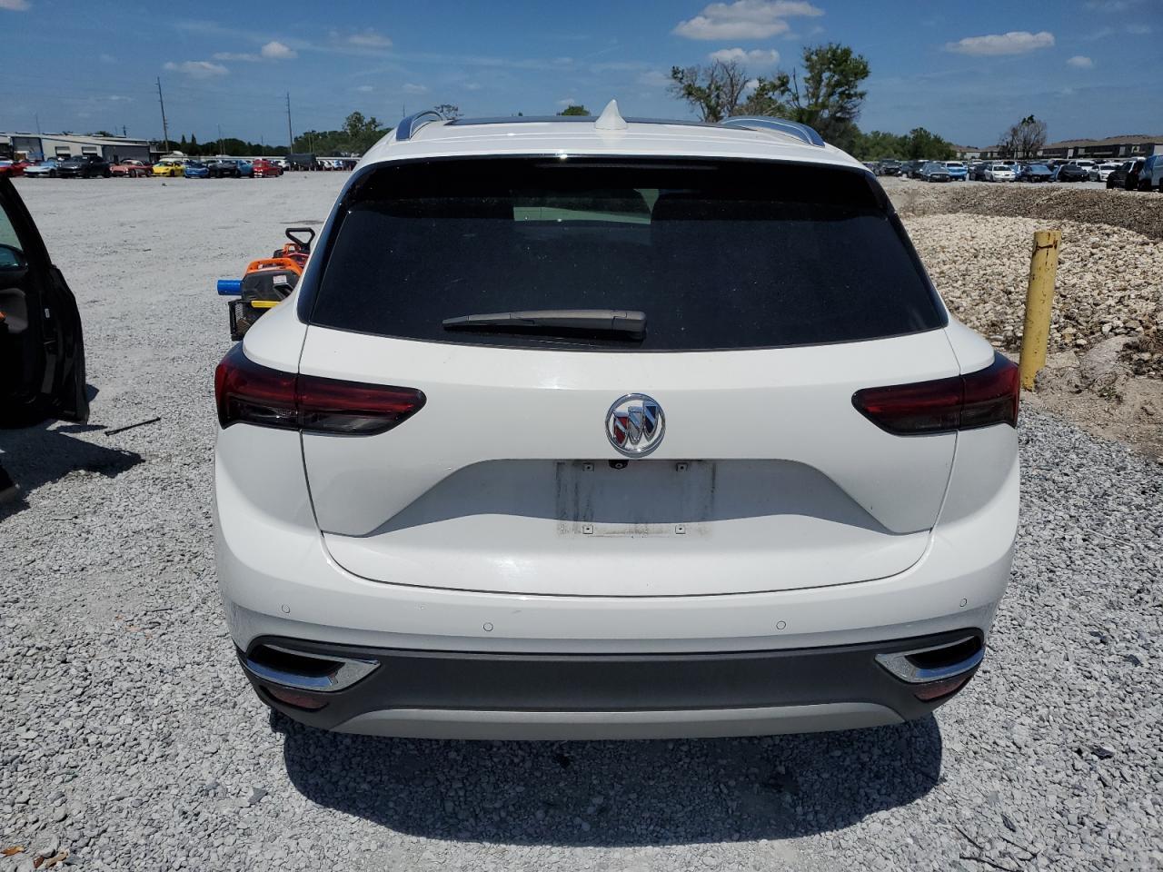 2022 Buick Envision Essence - Image 6