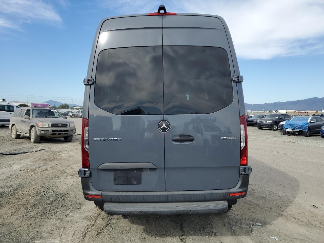 2021 Mercedes-Benz Sprinter 2500 - Фото 6
