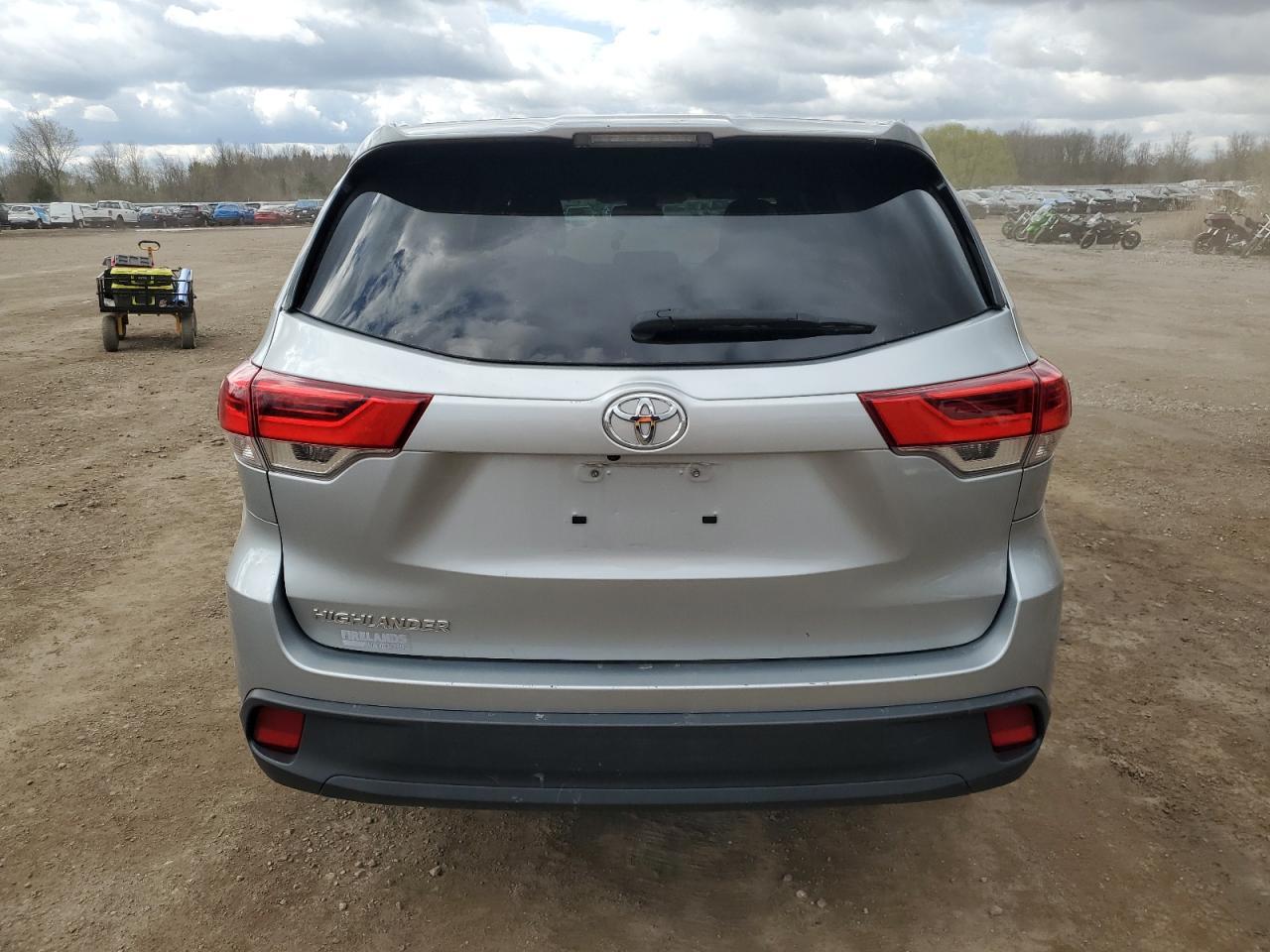 2019 Toyota Highlander Le - Image 6