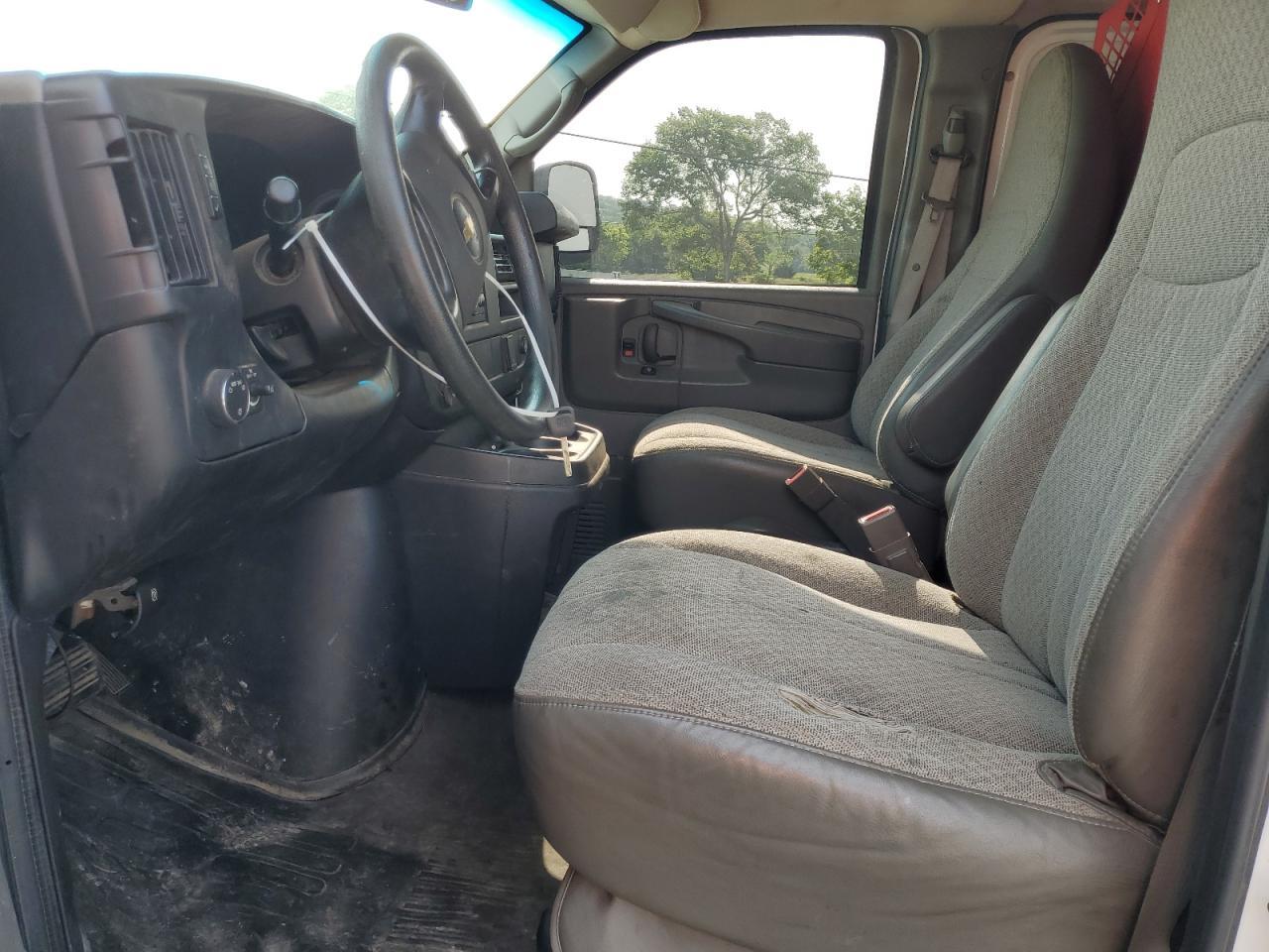 2015 Chev Express G2500 - Image 7
