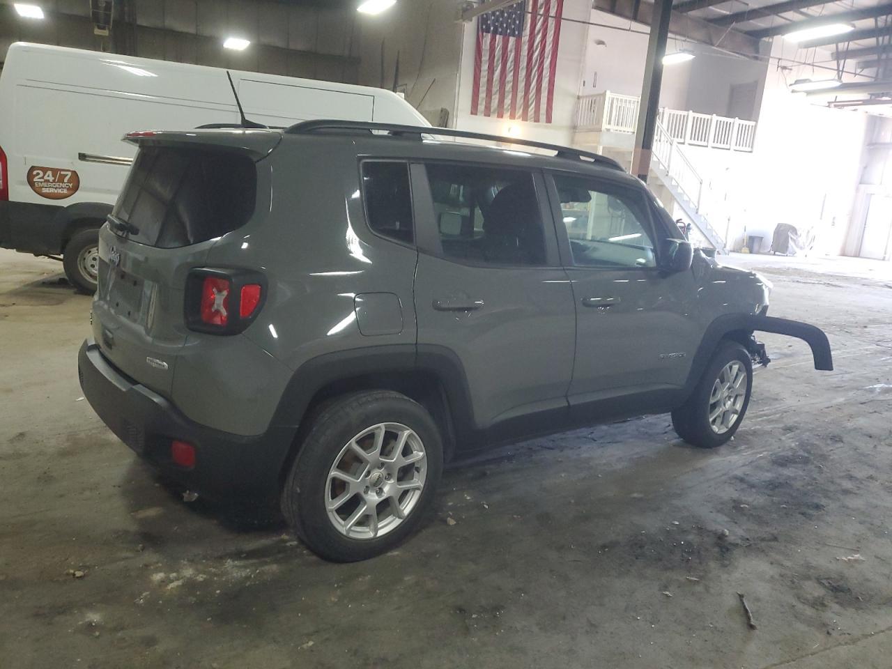 2022 Jeep Renegade Latitude - Фото 3