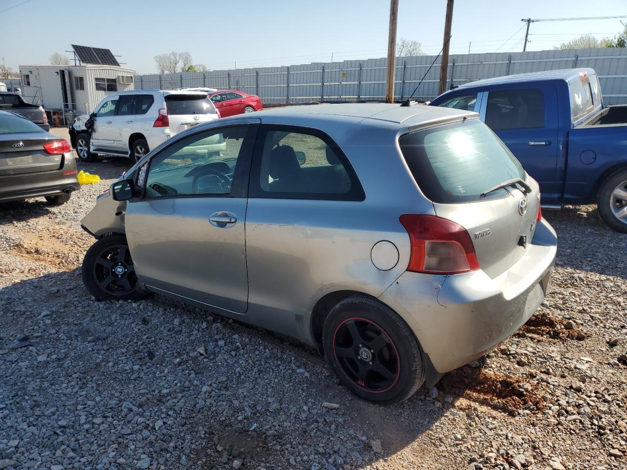2008 Toyota Yaris - Фото 2