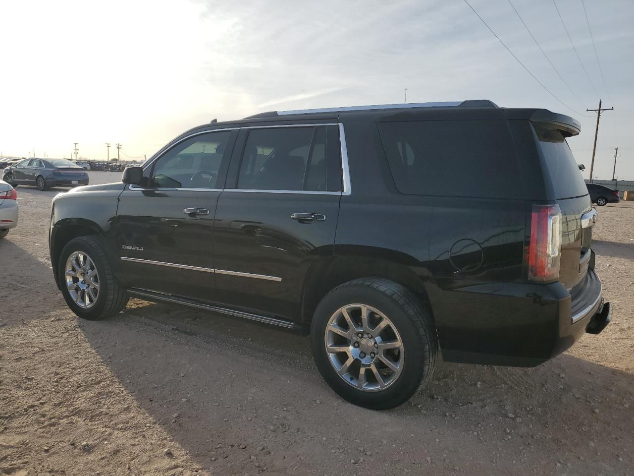 2016 GMC Yukon Denali - Фото 2