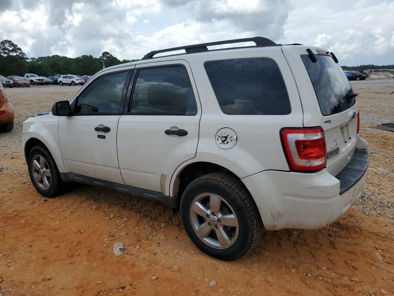 2010 Ford Escape Xlt - Image 2