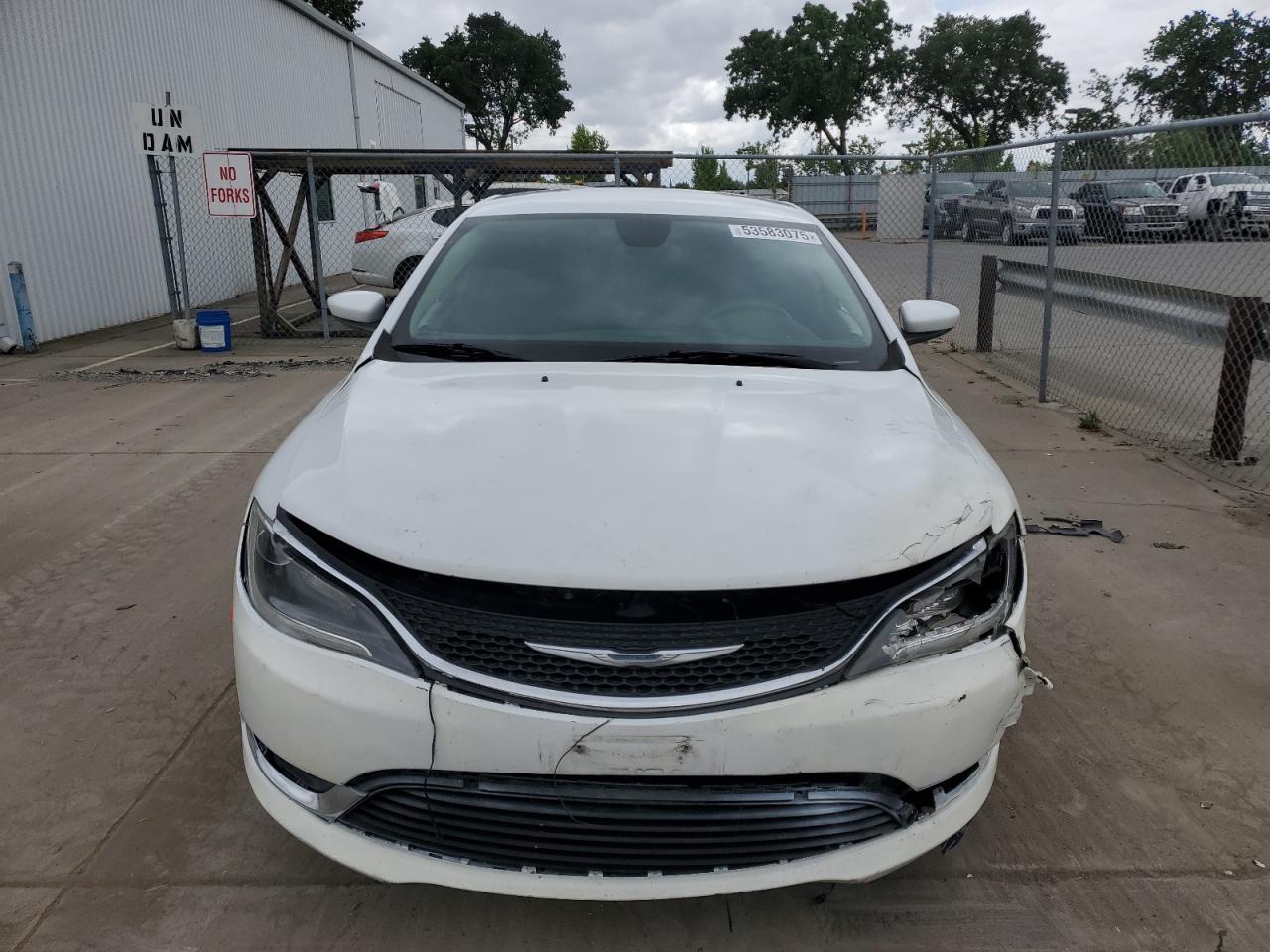 2015 Chrysler 200 Limited - Image 5