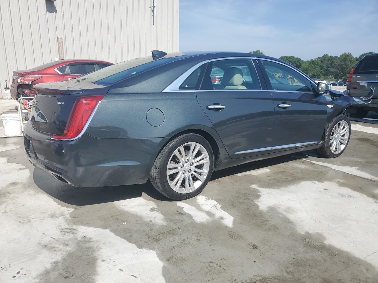 2018 Cadillac Xts Luxury - Image 3