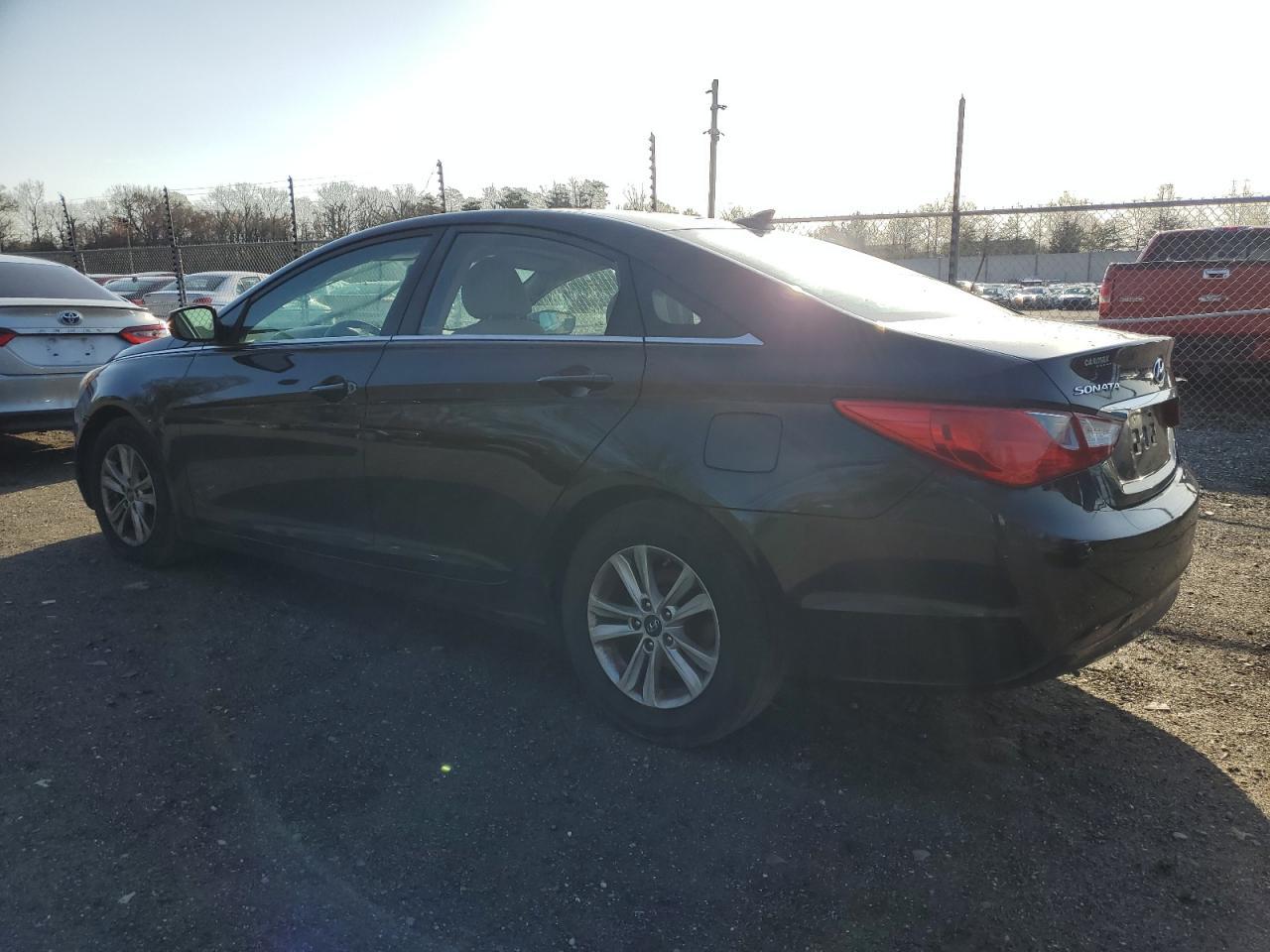 2013 Hyundai Sonata Gls - Image 2