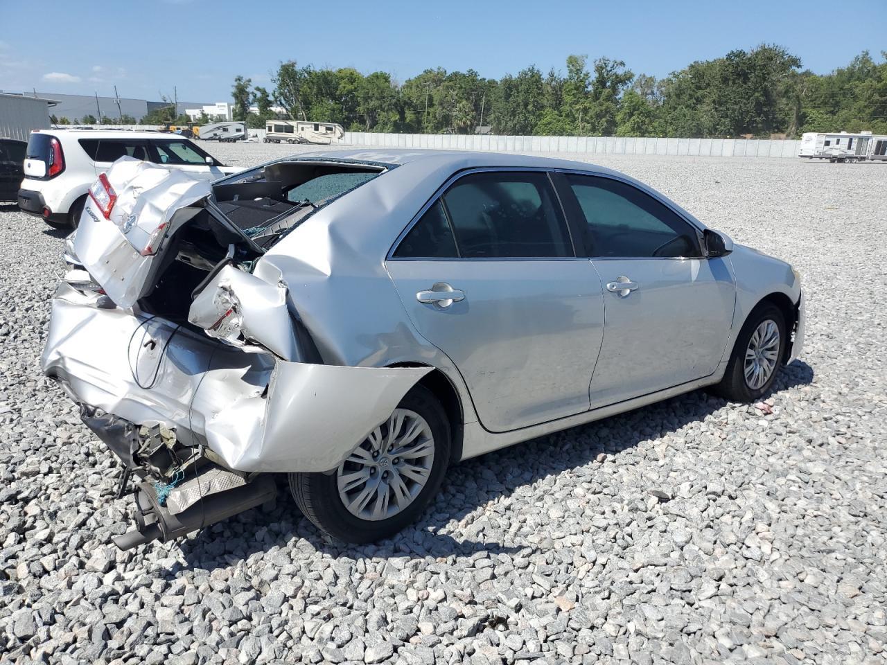 2014 Toyota Camry L - Image 3