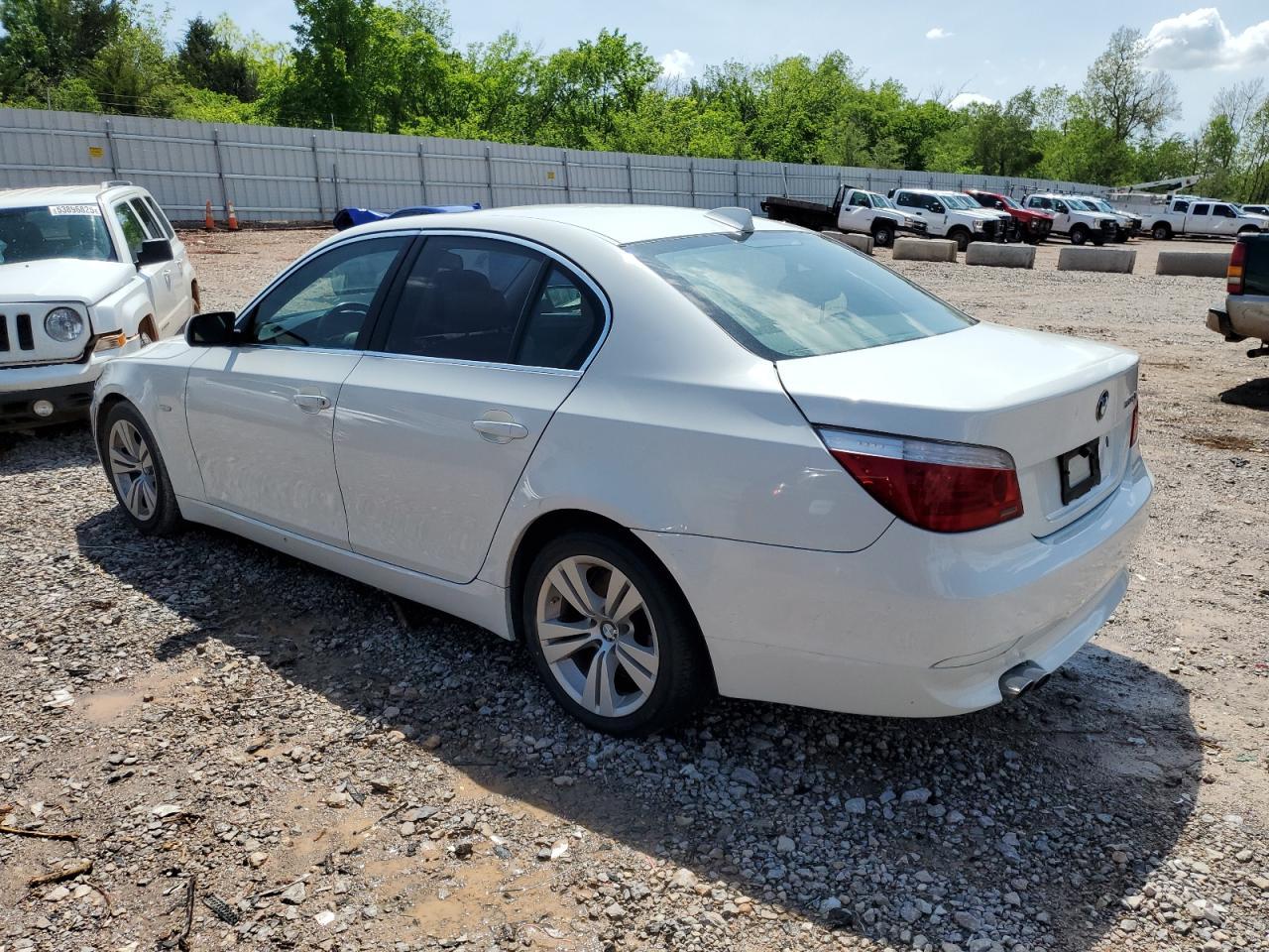2009 BMW 528 I - Фото 2