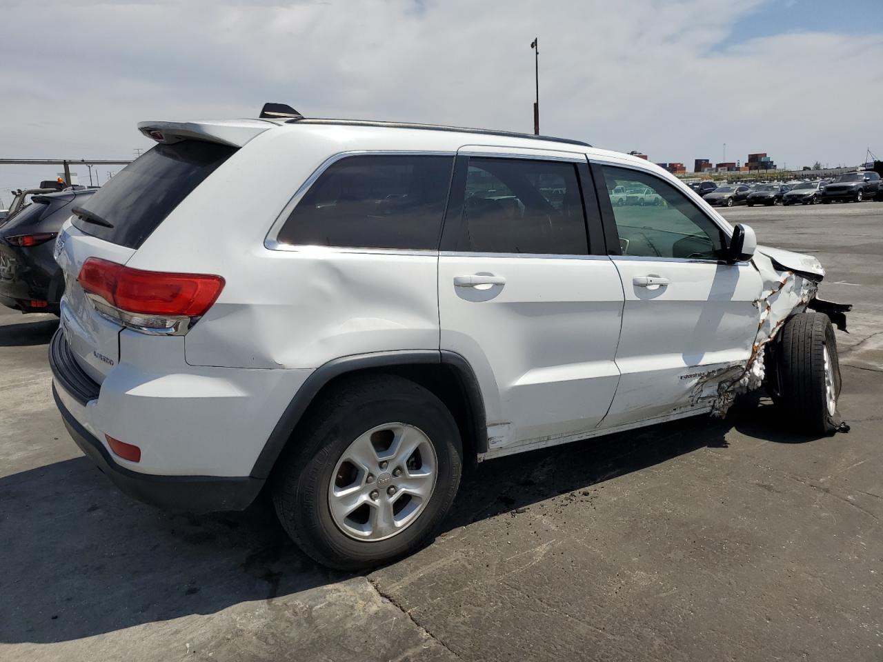 2016 Jeep Grand Cherokee Laredo - Image 3
