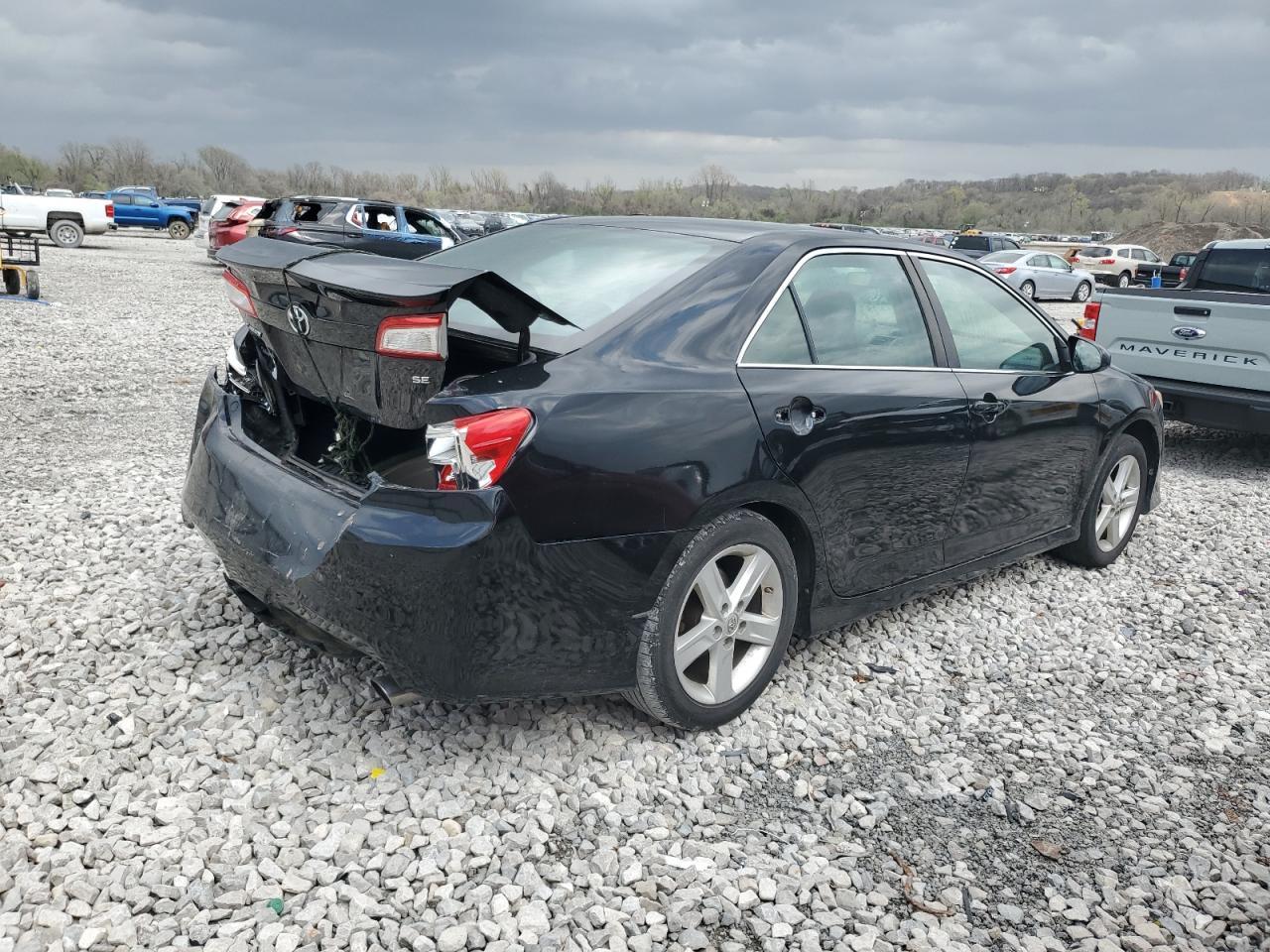 2014 Toyota Camry L - Image 3